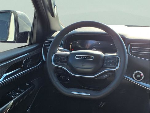 Used 2022 Jeep Wagoneer Series III w/ Flexible Seating Group image 11