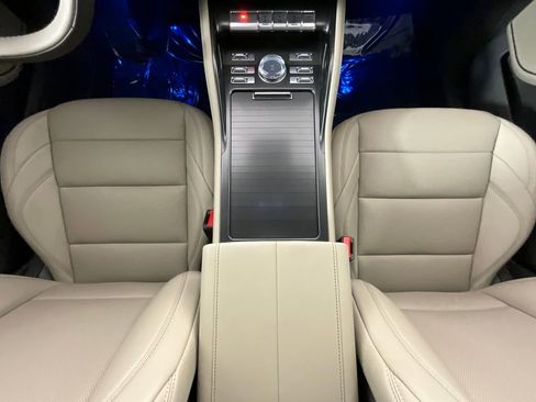 Used 2025 Lincoln Nautilus Premier image 14