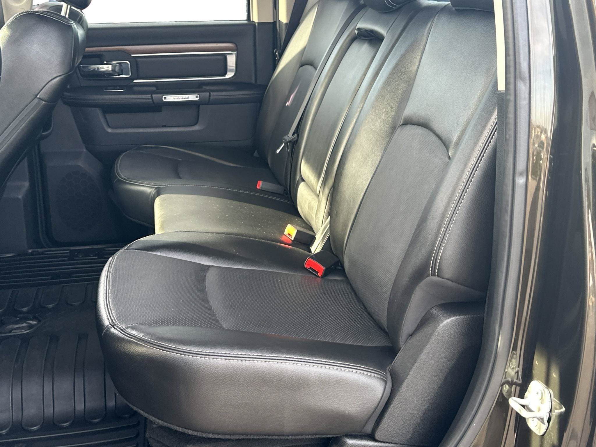 Used 2014 RAM 3500 Laramie w/ Convenience Group AWD/4WD image 6