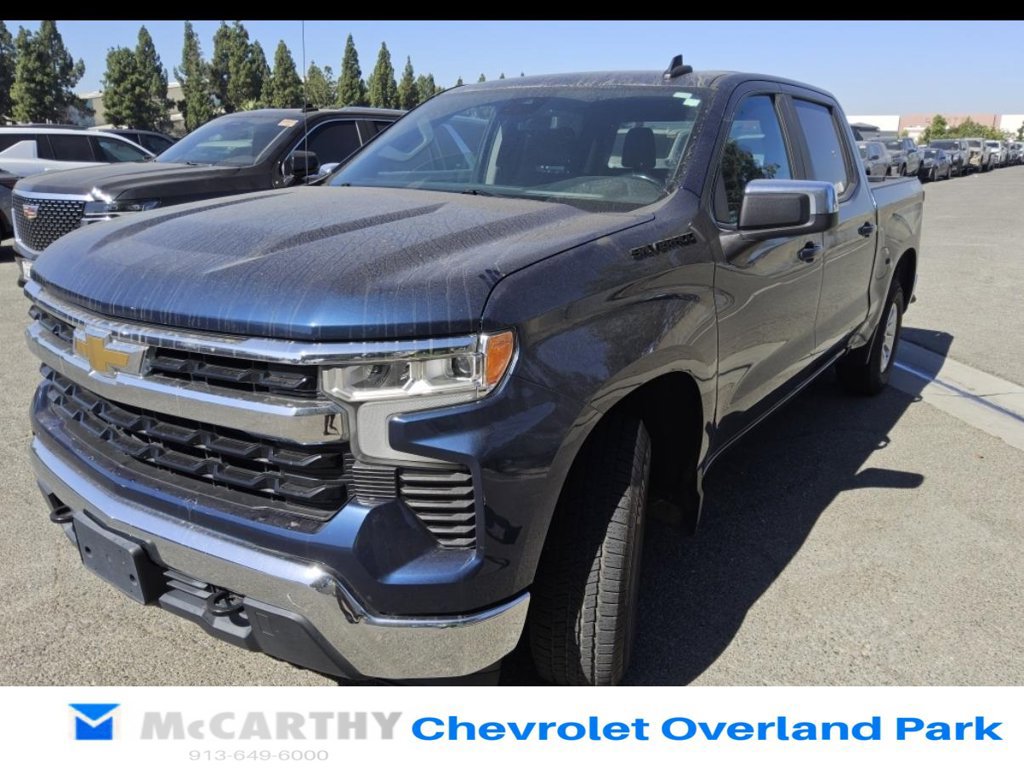 Used 2022 Chevrolet Silverado 1500 LT w/ LPO, Dark Essentials Package AWD/4WD image 5