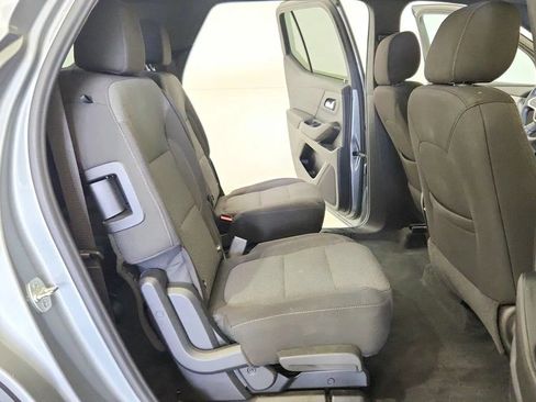 Used 2023 Chevrolet Traverse LT FWD image 30