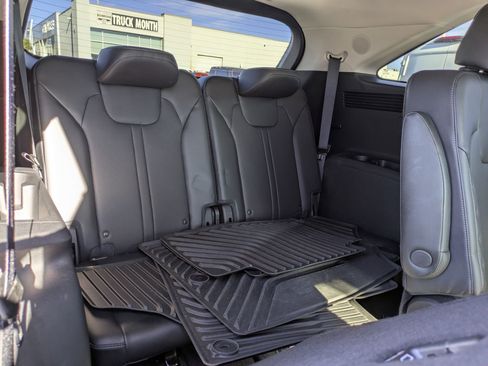 Used 2023 Kia Sorento SX Prestige image 32