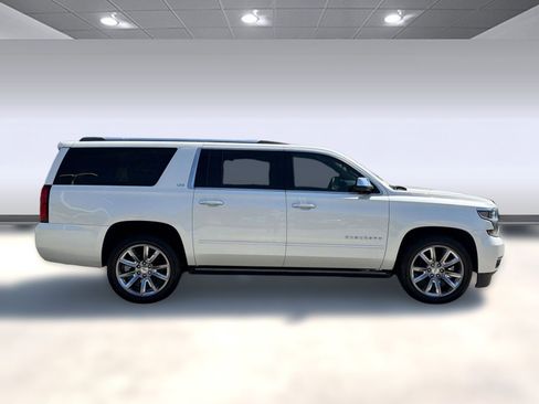 Used 2015 Chevrolet Suburban LTZ RWD image 8