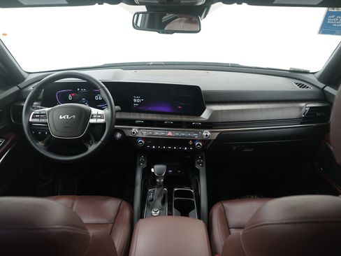 Used 2024 Kia Telluride EX w/ EX Captain's Chair Package image 14