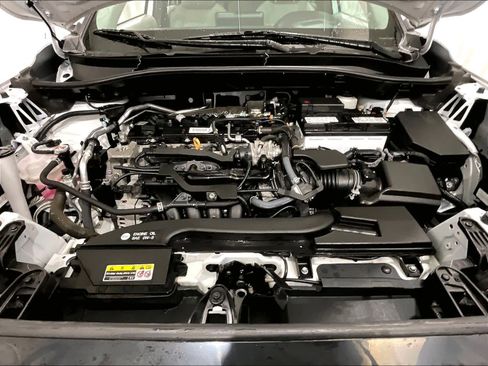 Used 2024 Toyota Corolla Cross LE image 30