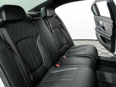 Used 2022 BMW 750i xDrive 750i xDrive w/ Luxury Rear Seating Package image 23