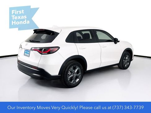 New 2026 Honda HR-V LX image 8