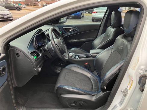 Used 2015 Chrysler 200 S w/ Navigation & Sound Group I image 10