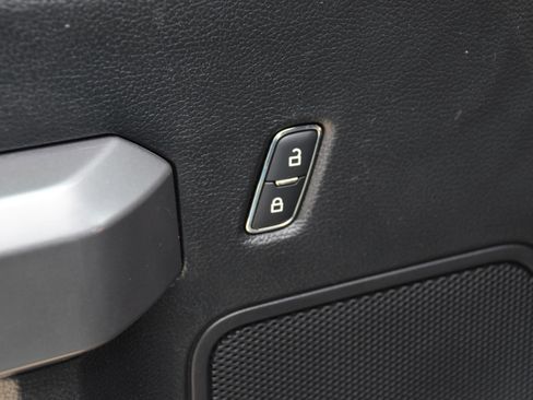 Used 2019 Ford F150 XLT w/ Equipment Group 302A Luxury image 16