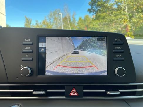 Used 2025 Hyundai Elantra Sport image 23