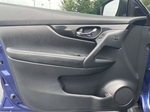 Used 2019 Nissan Rogue SL w/ Premium Package AWD/4WD image 13