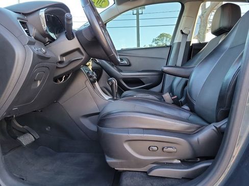 Certified 2021 Chevrolet Trax LT w/ Driver Confidence Package image 31