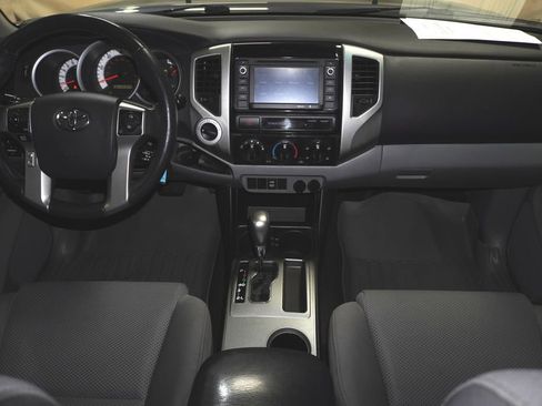 Used 2015 Toyota Tacoma 4x4 Access Cab V6 w/ TRD Sport Package image 13