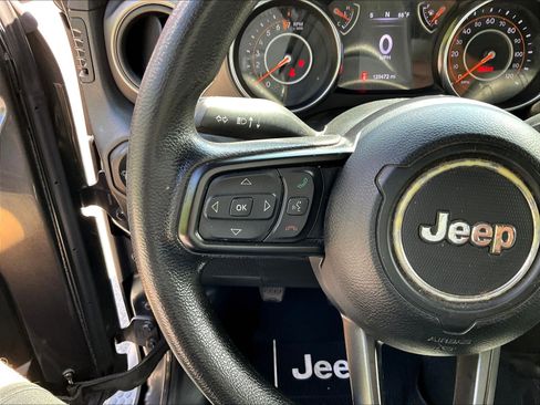 Used 2019 Jeep Wrangler Sport AWD/4WD image 12