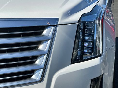 Used 2020 Cadillac Escalade ESV Platinum image 50
