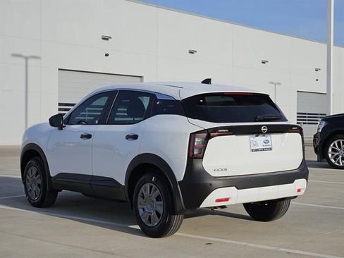 Used 2026 Nissan Kicks S image 3