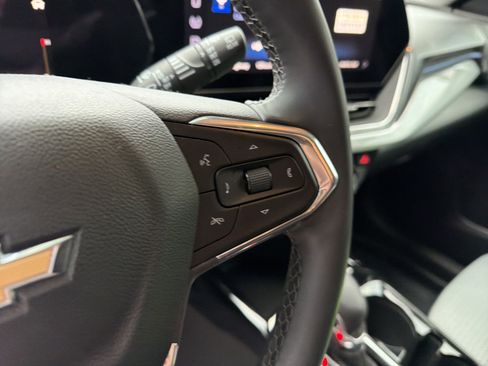 Used 2025 Chevrolet Trax LT w/ LT Convenience Package FWD image 20