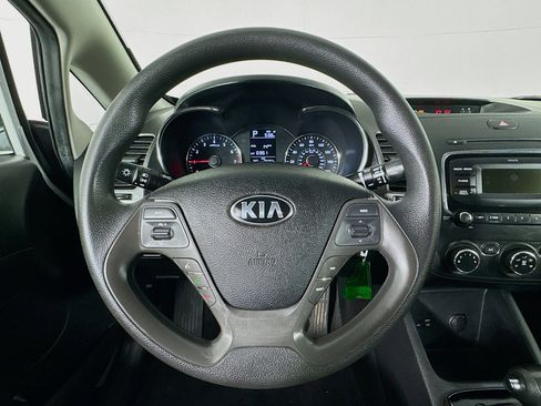 Used 2017 Kia Forte LX image 11