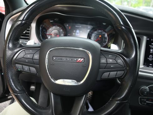 Used 2019 Dodge Charger R/T w/ Blacktop Package RWD image 12