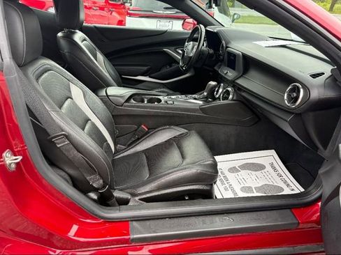 Used 2022 Chevrolet Camaro LT w/ Design Package 1 image 16