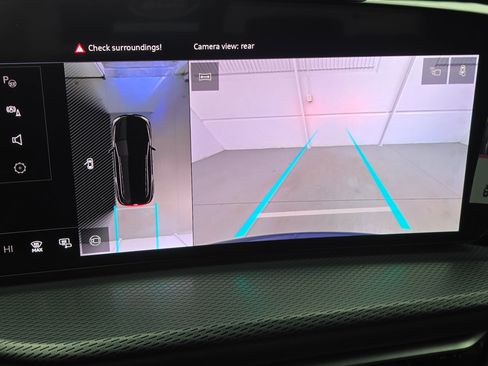 New 2025 Audi SQ5 Prestige image 23