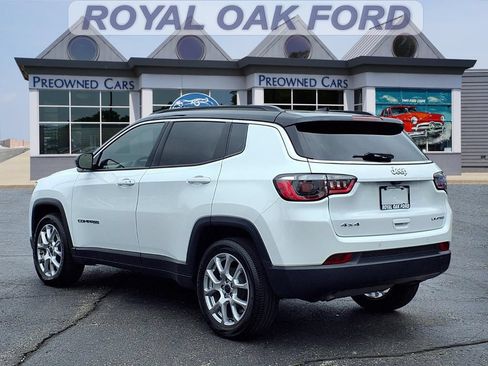 Used 2025 Jeep Compass Limited AWD/4WD image 2