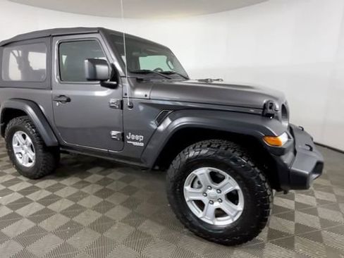Used 2019 Jeep Wrangler Sport AWD/4WD image 2