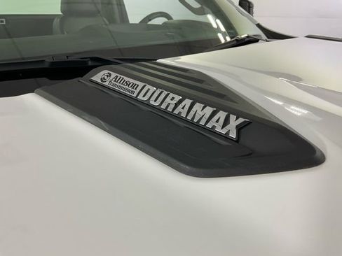 Used 2024 Chevrolet Silverado 3500 W/T image 33