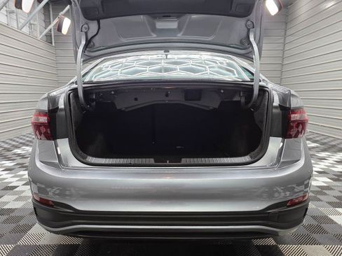 Used 2022 Volkswagen Jetta SE FWD image 37