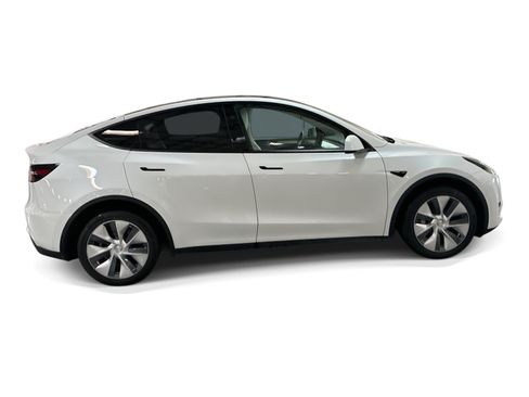 Certified 2023 Tesla Model Y Long Range AWD/4WD image 7