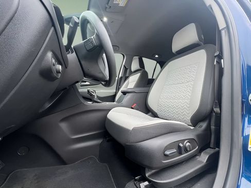 Used 2023 Chevrolet Equinox LS w/ LS Convenience Package FWD image 11