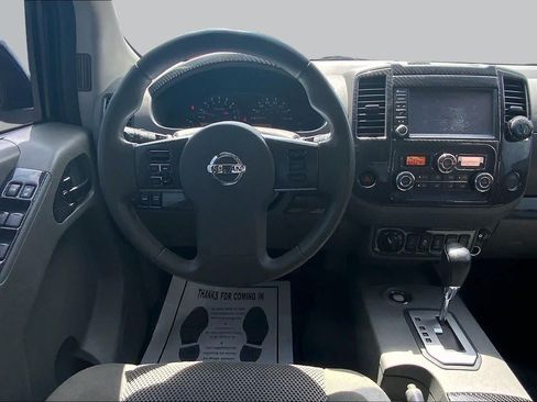 Used 2020 Nissan Frontier SV w/ Midnight Edition Floor Mats AWD/4WD image 6