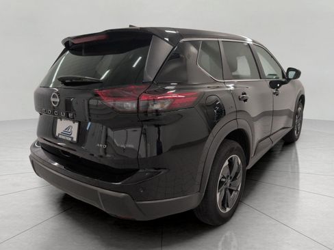 Used 2025 Nissan Rogue SV AWD/4WD image 19