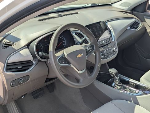 Used 2022 Chevrolet Malibu LT FWD image 12