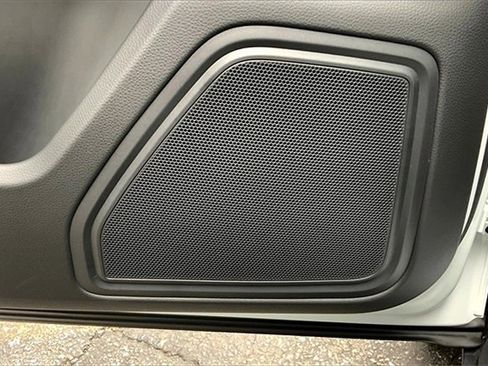 New 2025 Porsche Macan image 33