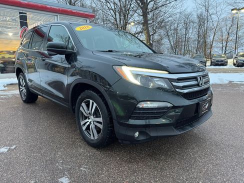 Used 2018 Honda Pilot EX image 2