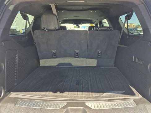 Used 2022 Chevrolet Suburban RST w/ Sport Performance Package image 16