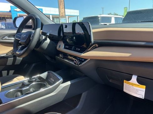 New 2026 Chevrolet Equinox ACTIV w/ Safety and Technology Package image 34