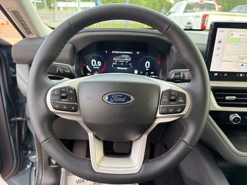 New 2026 Ford Explorer Active RWD image 16