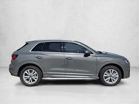 Used 2025 Audi Q3 2.0T Premium w/ Convenience Package AWD/4WD image 4