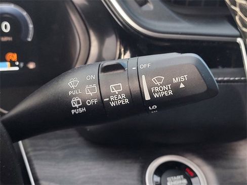 Used 2022 Jeep Grand Cherokee L Limited w/ Luxury Tech Group II image 26