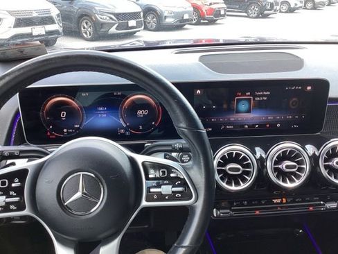 Used 2021 Mercedes-Benz GLB 250 4MATIC image 21