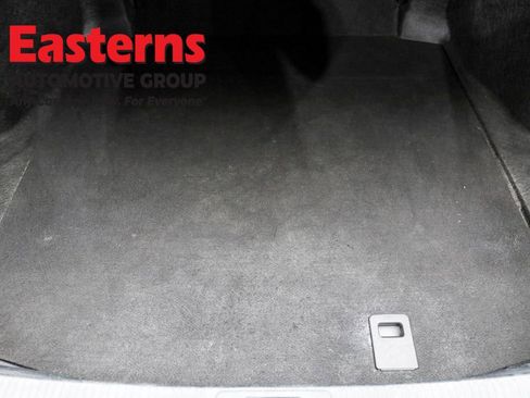 Used 2023 Toyota Camry SE image 9