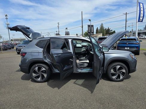 New 2026 Volkswagen Taos SE AWD/4WD image 17