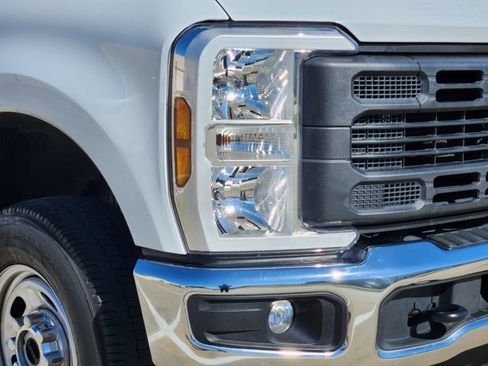 Used 2024 Ford F250 XL image 9