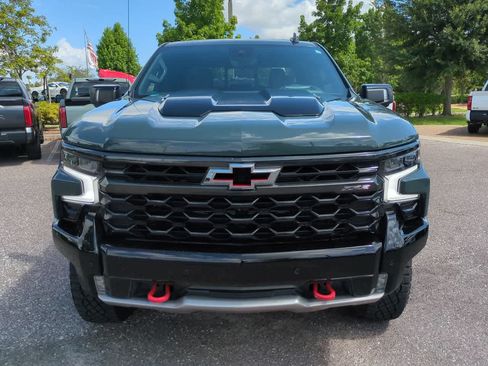 Used 2025 Chevrolet Silverado 1500 ZR2 w/ Technology Package AWD/4WD image 9