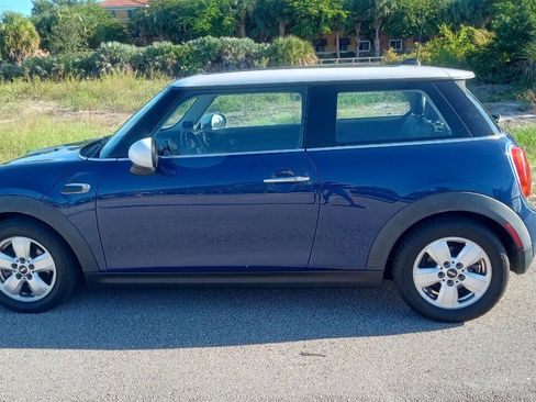 Used 2015 MINI Cooper 2-Door Hardtop image 9
