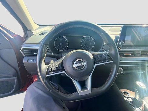 Used 2024 Nissan Altima 2.5 SR AWD/4WD image 10