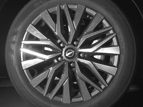 Used 2025 Nissan Altima 2.5 SV FWD image 13