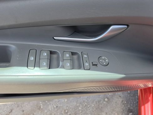 Used 2023 Hyundai Elantra SEL w/ Convenience Package FWD image 16
